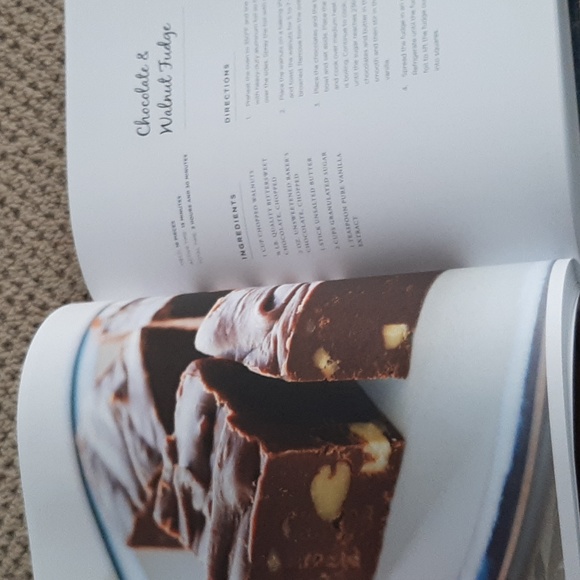 Sweet Cravings Cookbook massive size over 580 pages - Picture 10 of 17